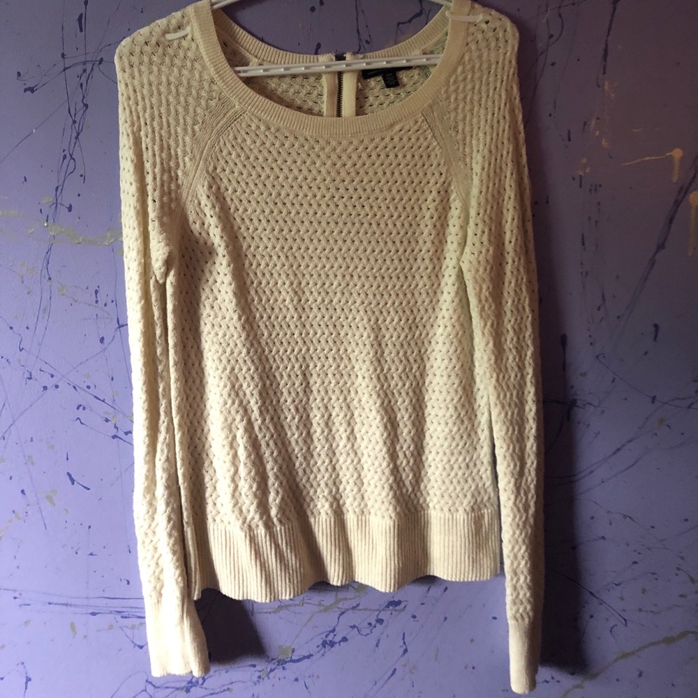 White knit long sleeve sweater